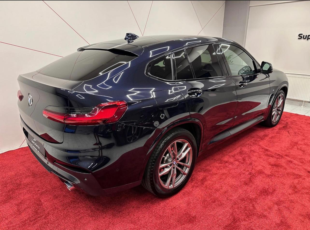 BMW X4 2021 side view